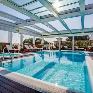 aparthotel-england.riccione-hotels.org/
